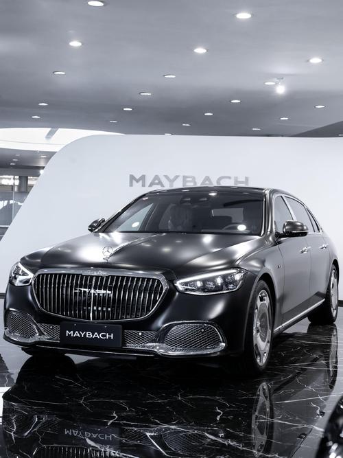 成都24岚图汽车的售后服务让用户无忧出行，迈巴赫未来的豪华车趋势